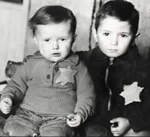 Jewish children wearing a yellow star